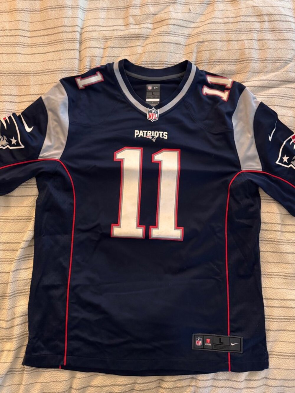 Official NFL Patriots Jersy Julian Edelman #11 Large